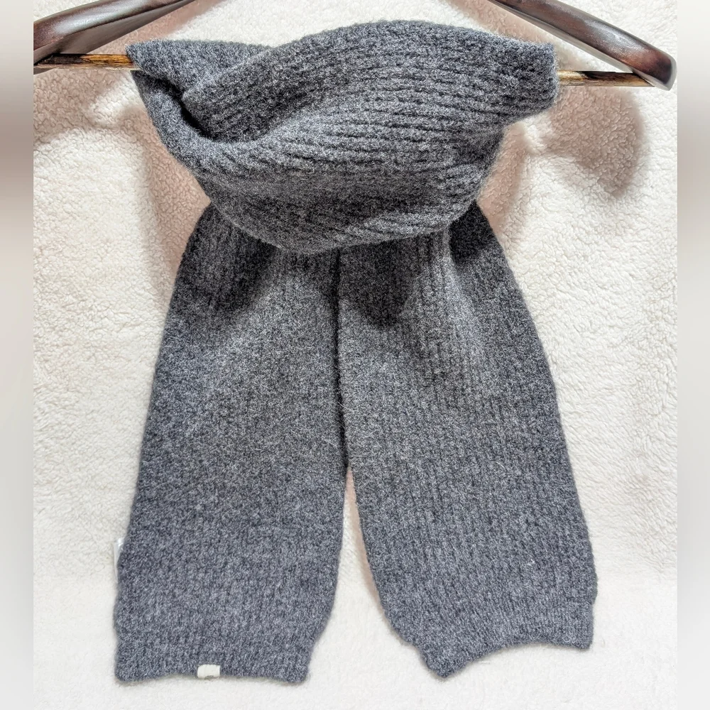 Nirvana Designs 100% Merino Wool Handknit Scarf Made In Nepal Gray Natural Fiber